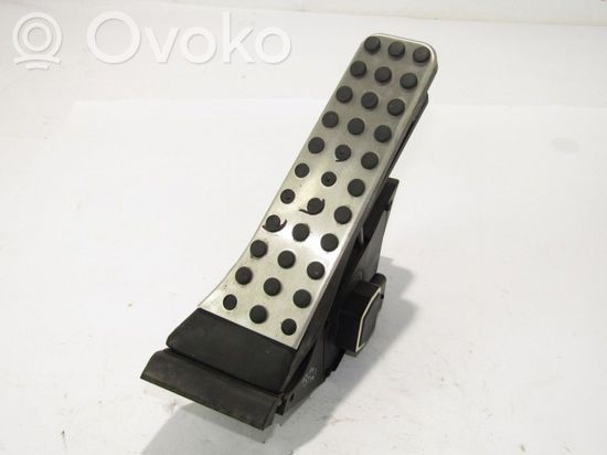 Mercedes-Benz E C207 W207 Accelerator throttle pedal A2043000204