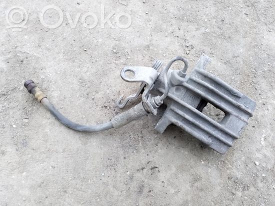 Volkswagen Golf V Rear brake caliper