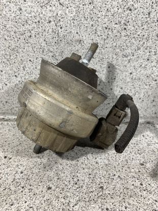 Audi A6 Allroad C6 Engine mount bracket 4F0199382D