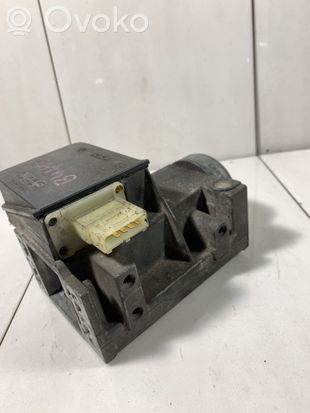 Audi 80 90 S2 B4 Mass air flow meter 028906301