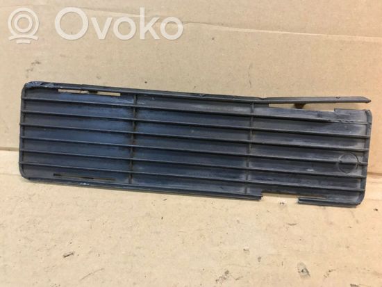 Volkswagen Golf I Front bumper lower grill  171853662