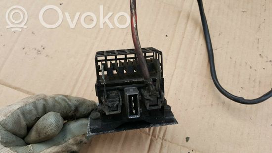 Volkswagen Golf II Glow plug pre-heat relay 191911275