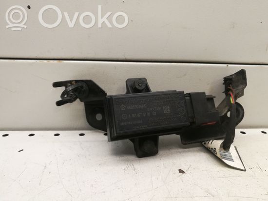 Mercedes-Benz E W211 Tire pressure control unit A0018275101