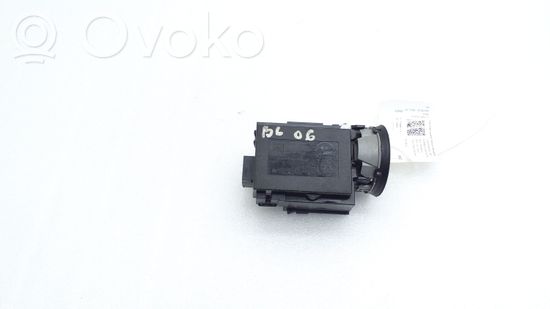 Volkswagen PASSAT B6 Ignition lock 3C0905843