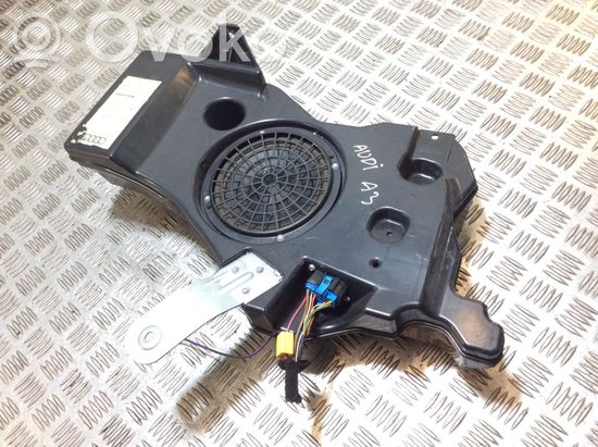 8P4035382D Audi A3 S3 A3 Sportback 8P Subwoofer speaker 8P4035382D