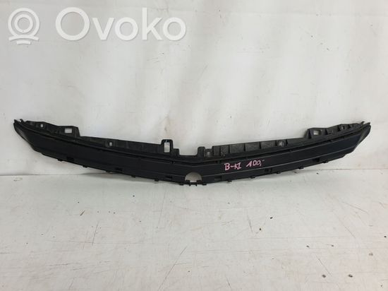 Mercedes-Benz B W246 W242 Radiator trim A2468850365