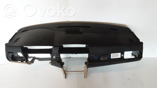 BMW 5 E60 E61 Dashboard 5145713851003 697642312