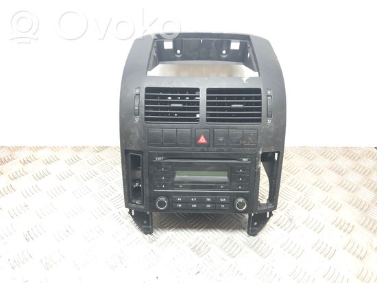 Volkswagen Polo IV 9N3 Dash center air vent grill 6Q0858069S 6Q0858069S