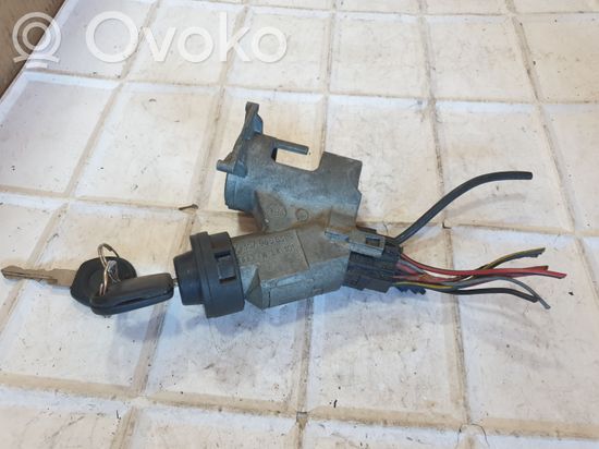 Volkswagen PASSAT B4 Ignition lock 357905851D