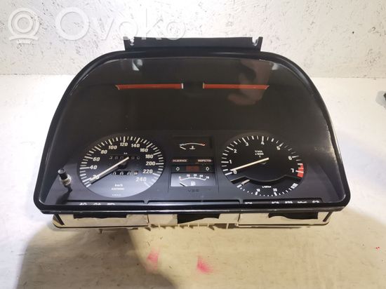 BMW 5 E28 Speedometer (instrument cluster) 13697159 13699799