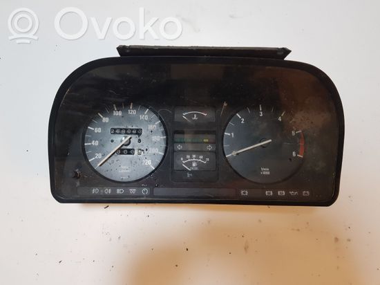 BMW 5 E28 Speedometer (instrument cluster) 1377658