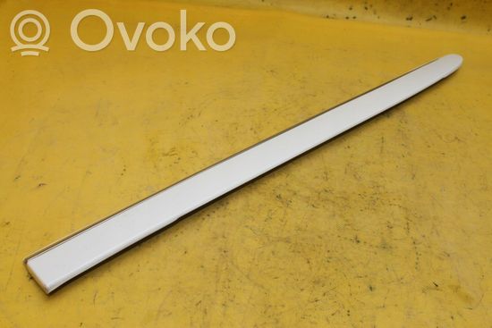 Mercedes-Benz E W211 Front door trim (molding) A2116901662