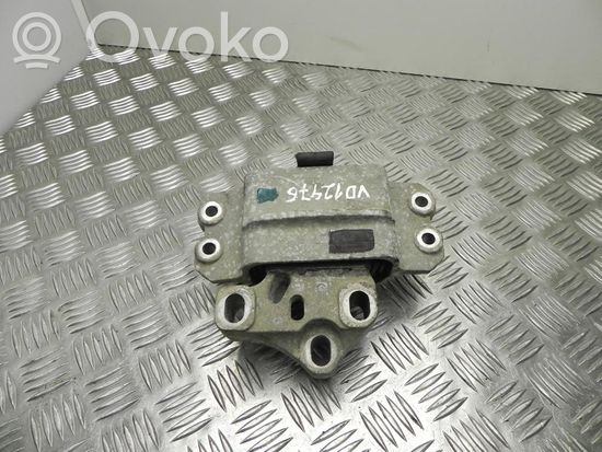 Volkswagen Tiguan Engine mount bracket 5N0199555 VD12476