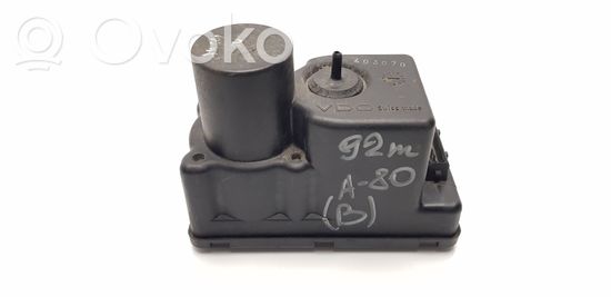 Audi 80 90 S2 B4 Central locking vacuum pump 443862257H