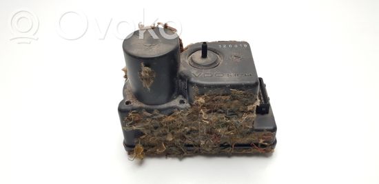Audi 80 90 S2 B4 Central locking vacuum pump 443862257H