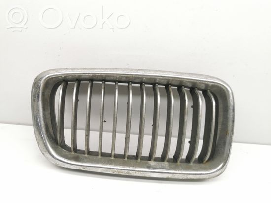 BMW 7 E38 Front grill