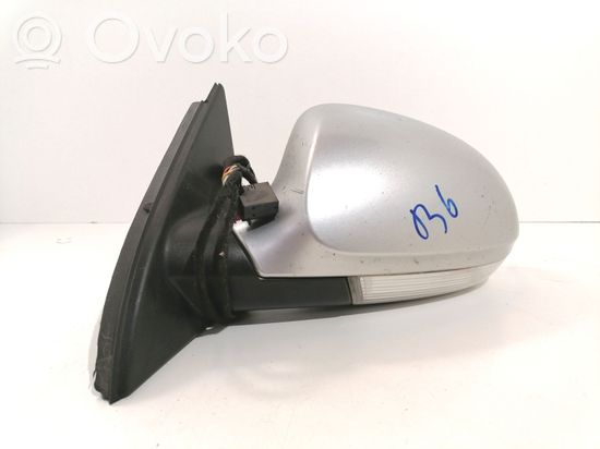 Volkswagen PASSAT B6 Front door electric wing mirror 010781