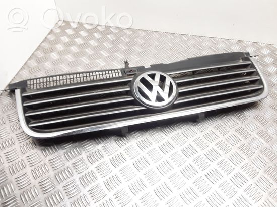 Volkswagen PASSAT B5.5 Front bumper upper radiator grill 3B0853651L 3B0853651K 3B0853651J