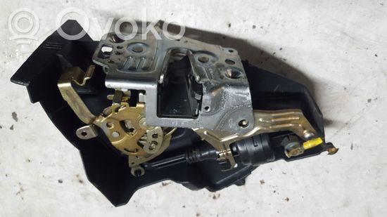 Mercedes-Benz E W210 Rear door lock 2027300635