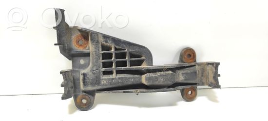 Audi 100 S4 C4 Front bumper mounting bracket 4A0807283