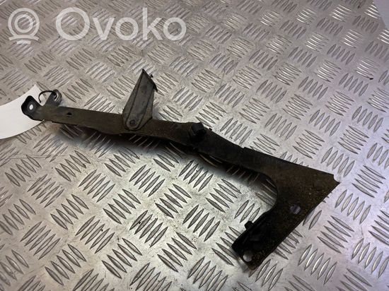 Audi A5 Sportback 8TA Fender mounting bracket 8T0821135B