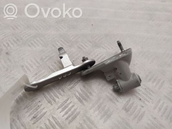 Mercedes-Benz S C217 Front door lower hinge A046572