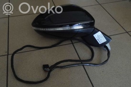 Volkswagen Golf Sportsvan Front door electric wing mirror