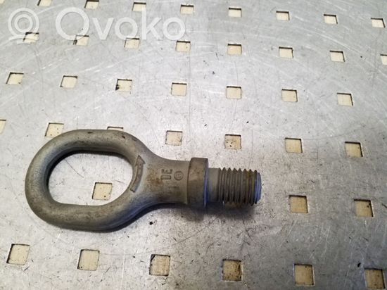 Volkswagen Touareg I Towing hook eye