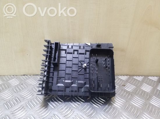 Volkswagen Eos Fuse box set 1K0937125D