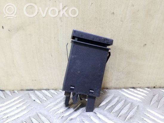 Volkswagen PASSAT B5.5 Hazard light switch