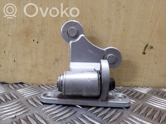Mercedes-Benz E W212 Rear door lower hinge