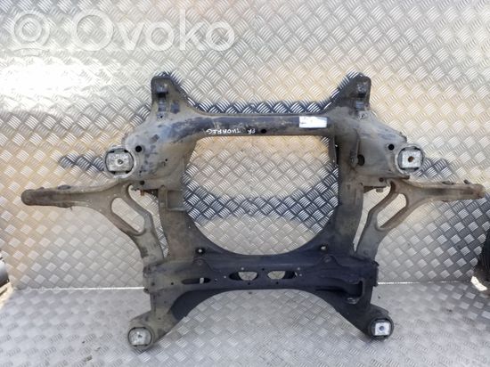 Volkswagen Touareg I Front subframe