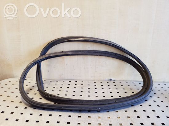 BMW 3 E90 E91 Trunk rubber seal (body)