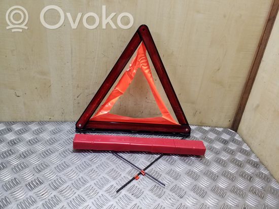Audi Q5 SQ5 Emergency warning sign 8K0860251