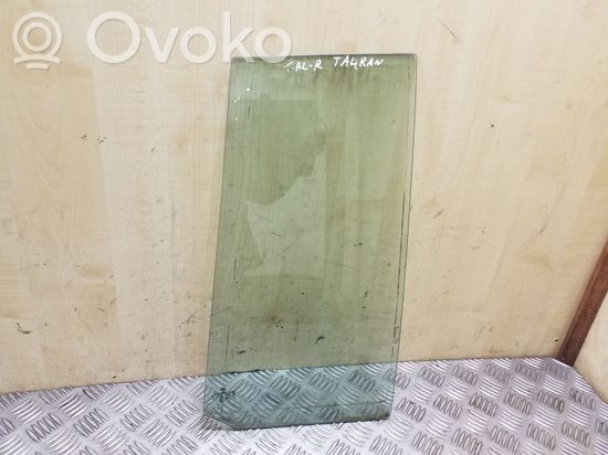 Volkswagen Touran I Rear vent window glass