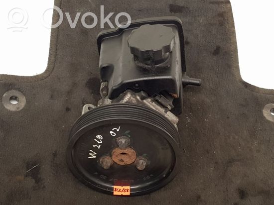 Mercedes-Benz E W210 Power steering pump A0024667201 7691900521 A6112300115