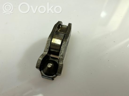 Mercedes-Benz E W211 Valve rocker arm