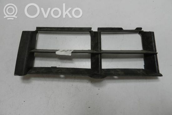 BMW 5 E39 Front bumper lower grill  8235673