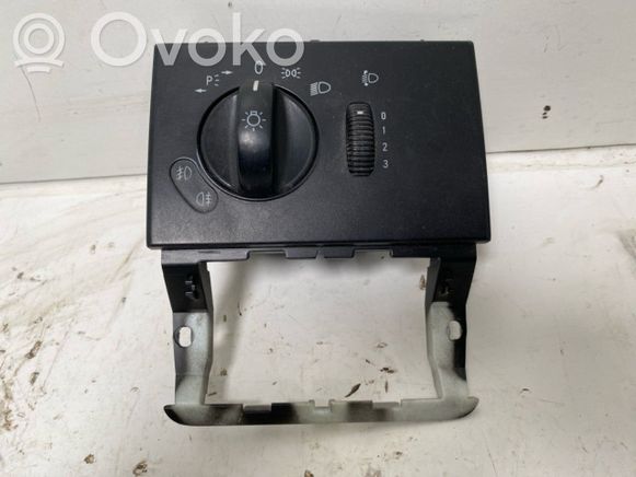 INTERRUPTEUR / BOUTON DE LÈVE VITRE AVANT DROIT D'ORIGINE MERCEDES VITO W368 REF: A0055453807 / 005 545 38 07 | Red'Auto