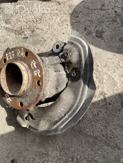 BMW 1 E82 E88 Cubo de rueda delantera 6764444