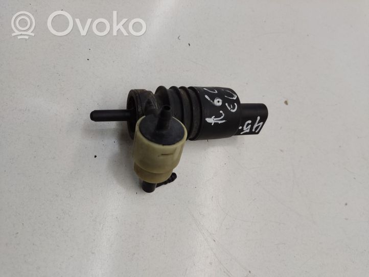 Audi A6 Allroad C5 Windscreen/windshield washer pump 