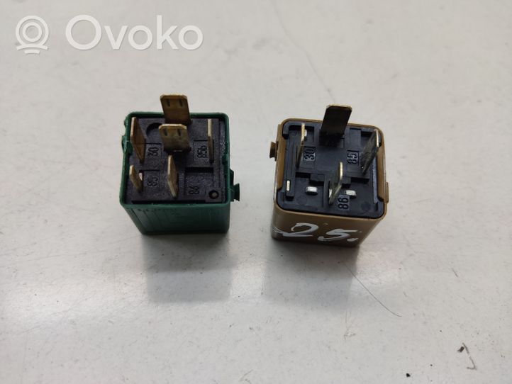 BMW 7 E32 Other relay 61361388745