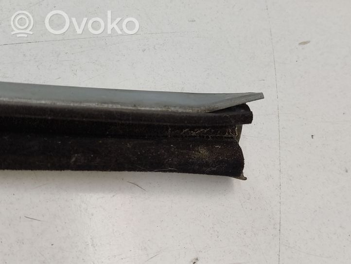 BMW 7 E32 Cornice del finestrino/vetro portiera anteriore 