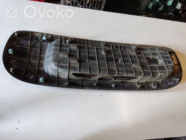 Hyundai Santa Fe Takaluukun koristelista 8737126510