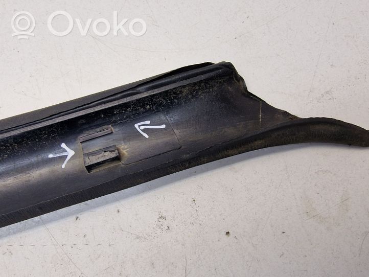 BMW 3 E30 Rivestimento montante (A) 1884375