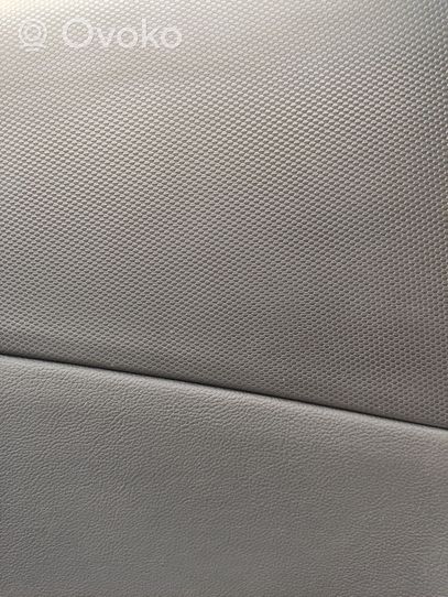 Hyundai Kona I Rivestimento del pannello della portiera anteriore 82361J9000