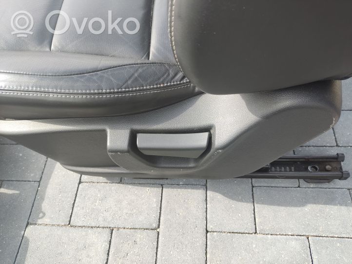 Nissan Qashqai Sėdynių komplektas 80311JD900