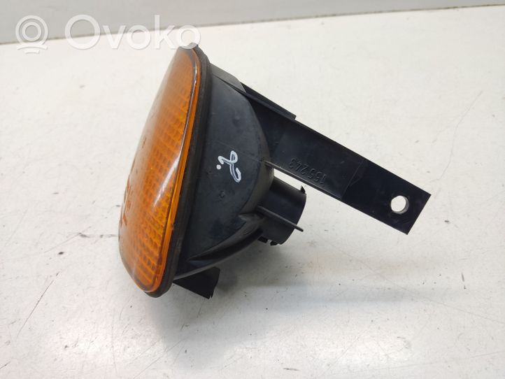 BMW 5 E34 Indicatore di direzione anteriore 1384033