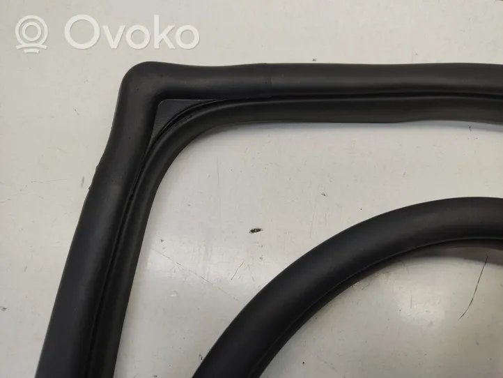 KIA Stonic Rear door rubber seal (on body) 