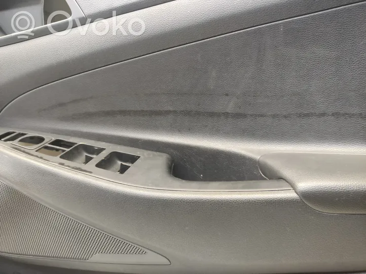 Hyundai Tucson TL Front door card panel trim 82302D800